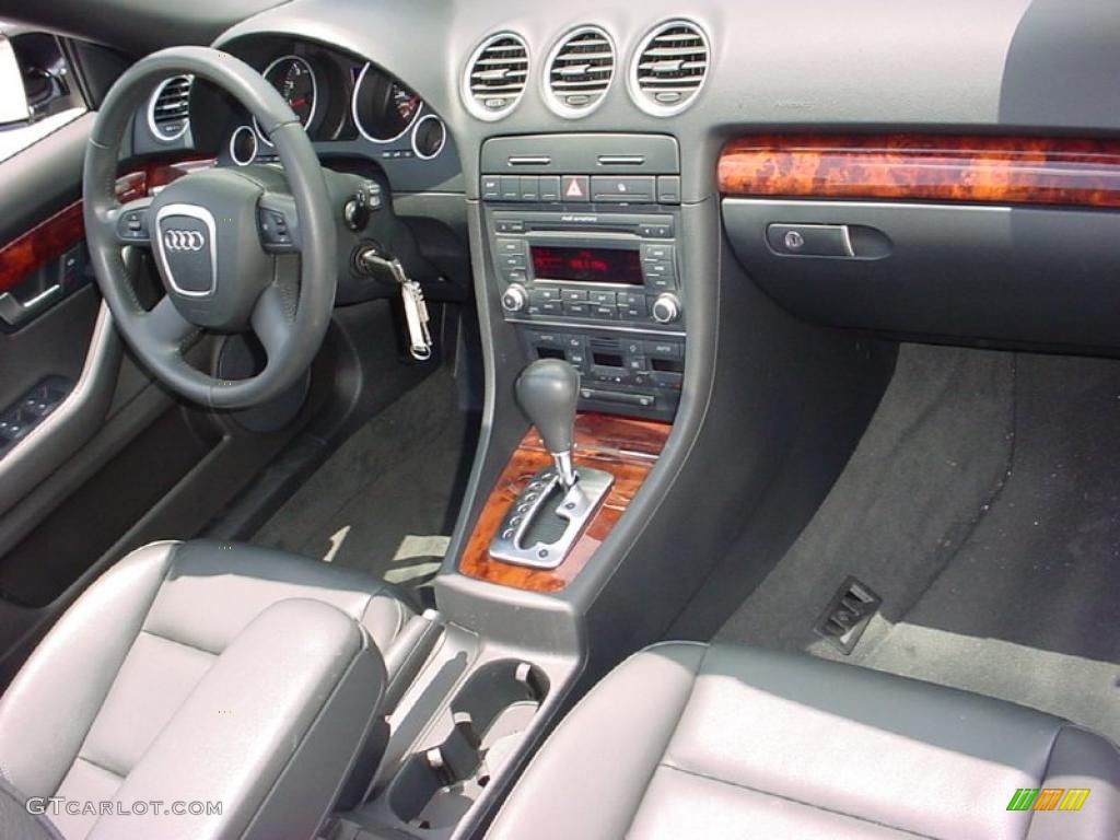 2007 A4 2.0T Cabriolet - Brilliant Black / Ebony photo #17