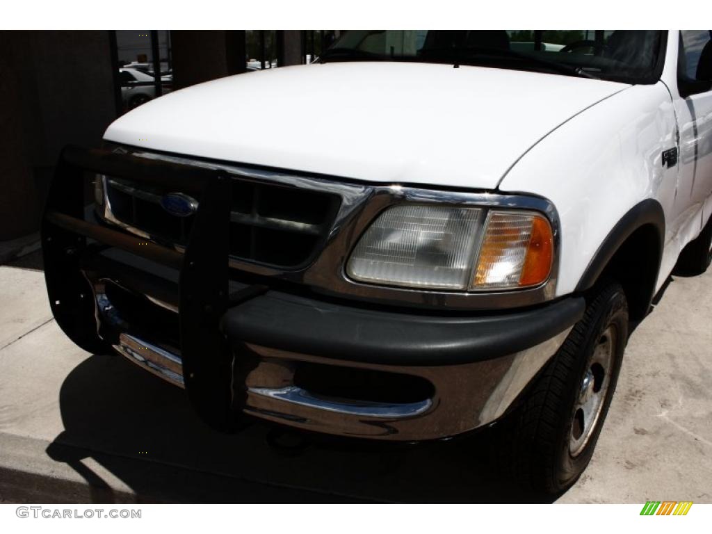 1997 F150 XL Regular Cab 4x4 - Oxford White / Medium Graphite photo #12