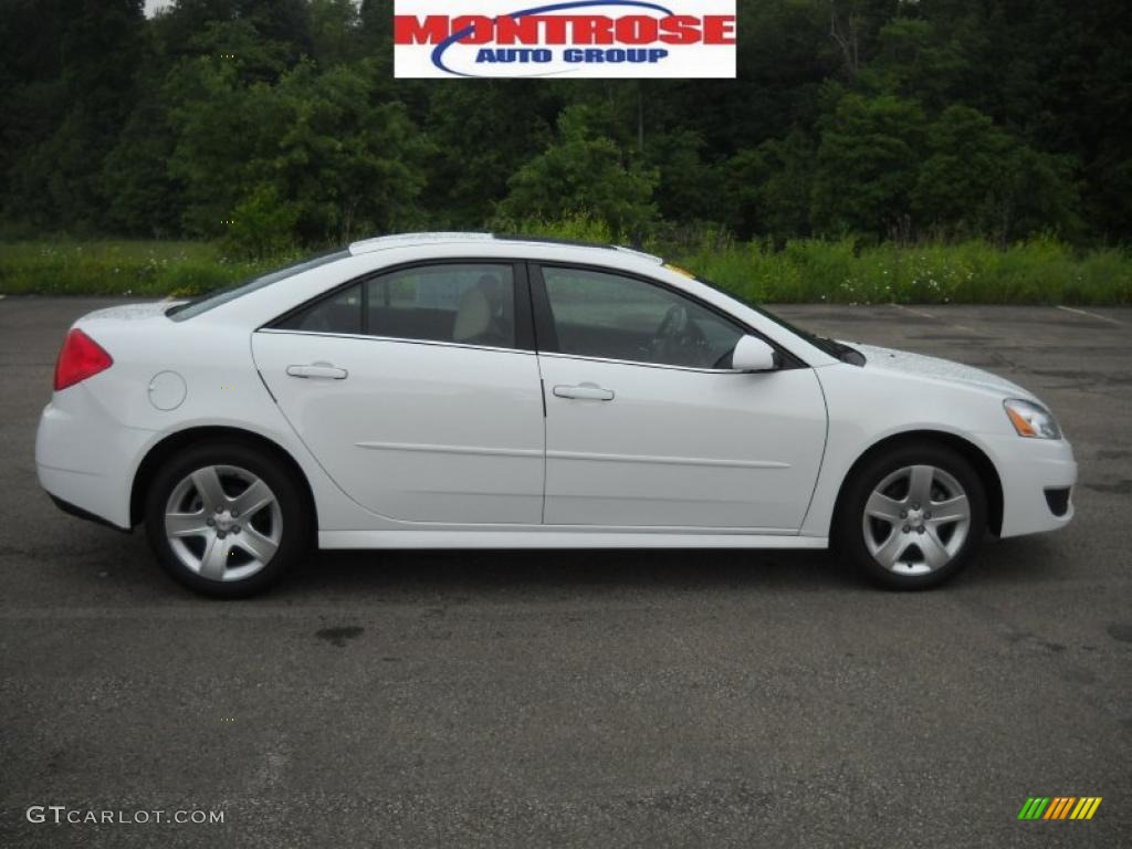 Summit White Pontiac G6