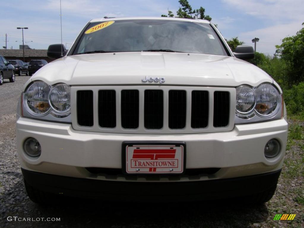 2007 Grand Cherokee Laredo 4x4 - Stone White / Medium Slate Gray photo #12