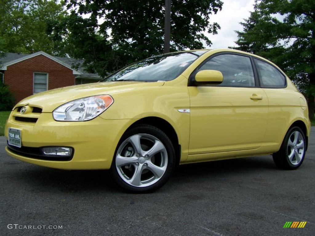 2010 Accent SE 3 Door - Mellow Yellow / Black photo #5