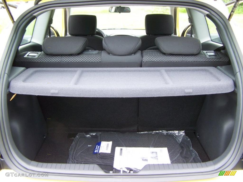 2010 Accent SE 3 Door - Mellow Yellow / Black photo #11