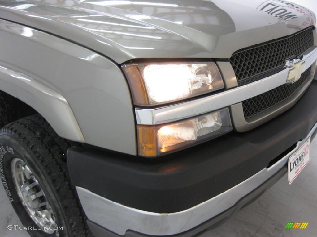 2003 Silverado 2500HD LS Extended Cab 4x4 - Light Pewter Metallic / Dark Charcoal photo #13