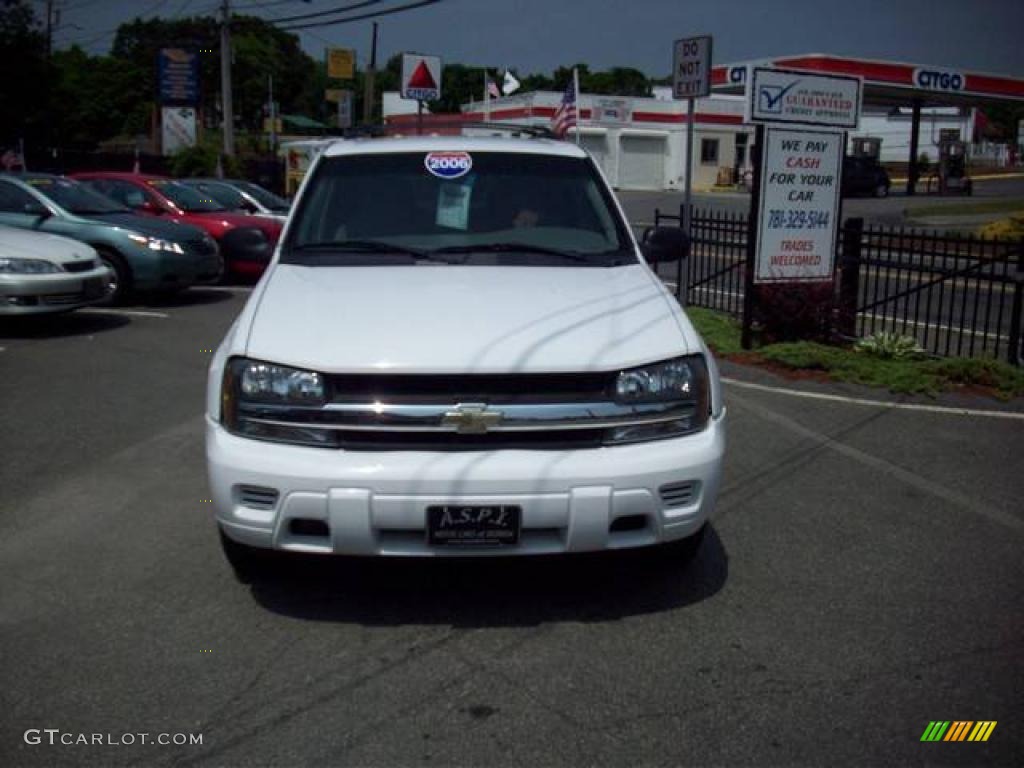 2006 TrailBlazer LS - Summit White / Light Gray photo #8