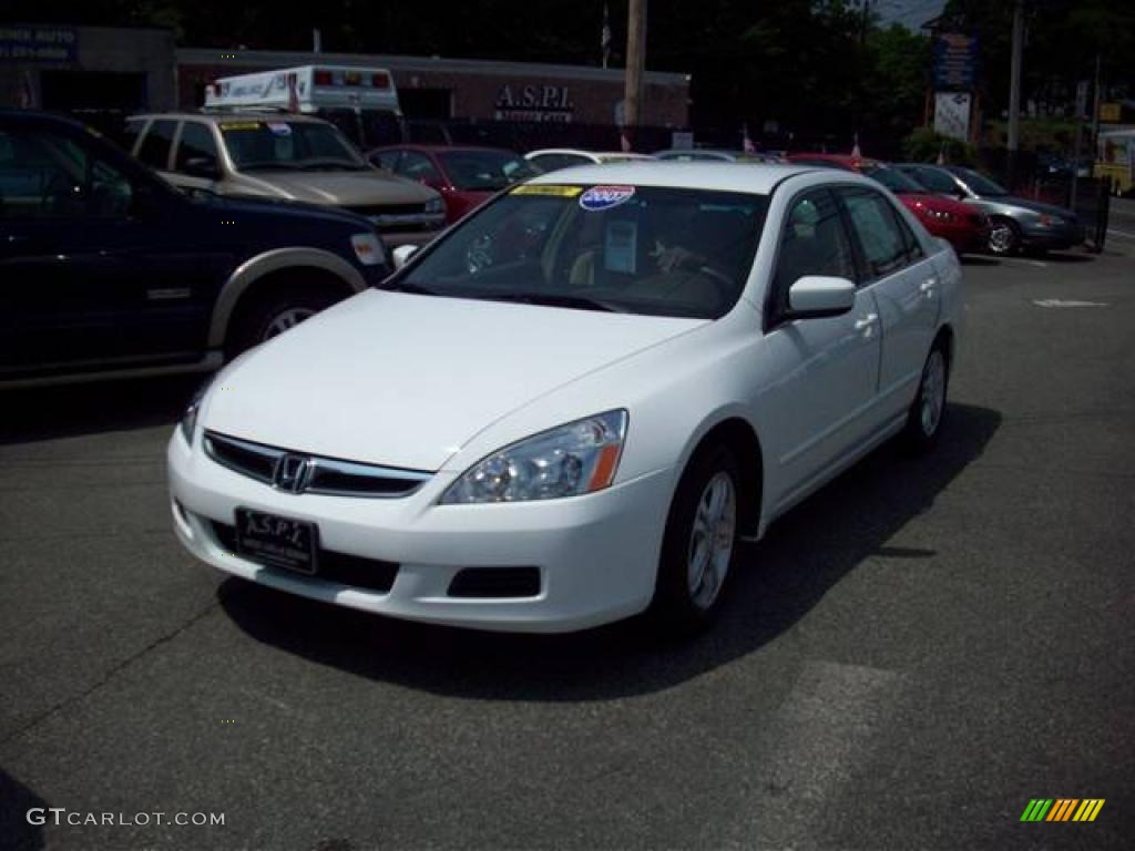 2007 Accord SE Sedan - Taffeta White / Gray photo #1