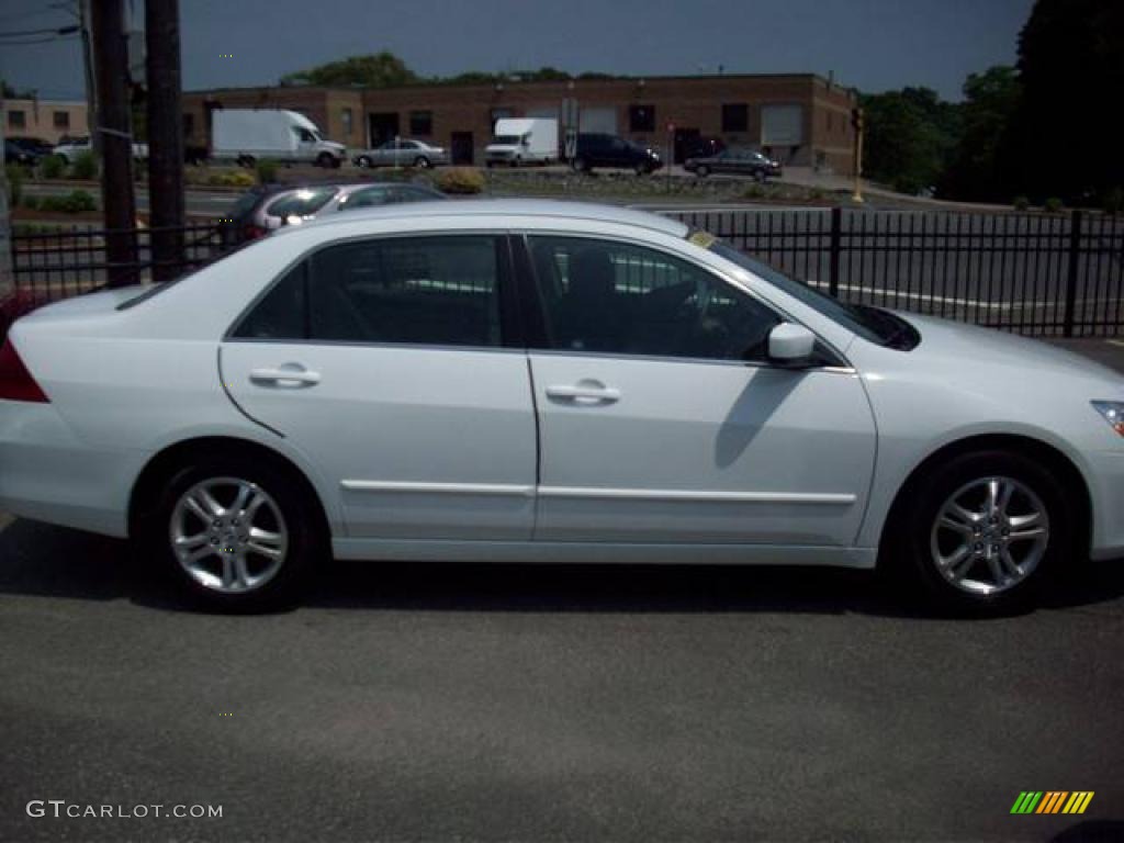 2007 Accord SE Sedan - Taffeta White / Gray photo #6