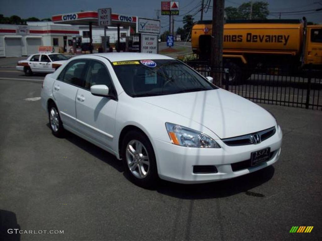 2007 Accord SE Sedan - Taffeta White / Gray photo #7
