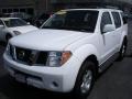 Avalanche White - Pathfinder SE 4x4 Photo No. 1