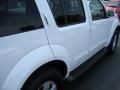 Avalanche White - Pathfinder SE 4x4 Photo No. 5