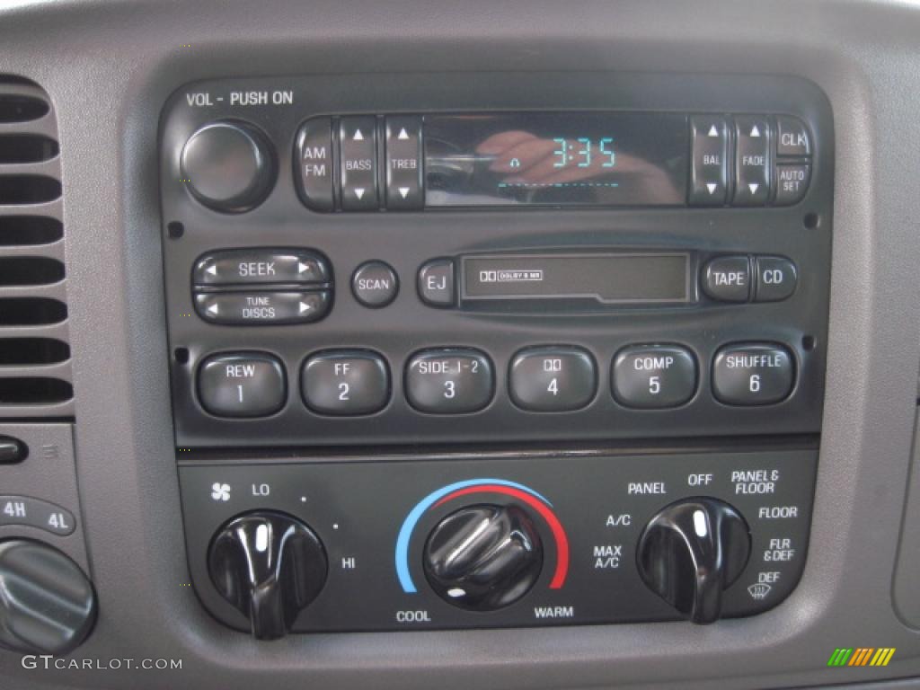 1998 Expedition XLT 4x4 - Pacific Green Metallic / Medium Graphite photo #17