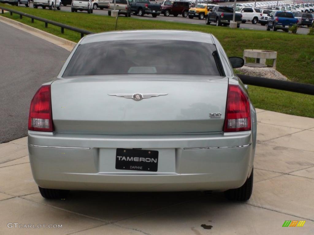 2005 300 Touring - Bright Silver Metallic / Dark Slate Gray/Medium Slate Gray photo #7