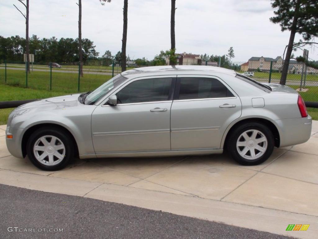 2005 300 Touring - Bright Silver Metallic / Dark Slate Gray/Medium Slate Gray photo #10