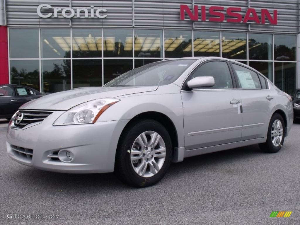 2010 Altima 2.5 S - Radiant Silver / Charcoal photo #1