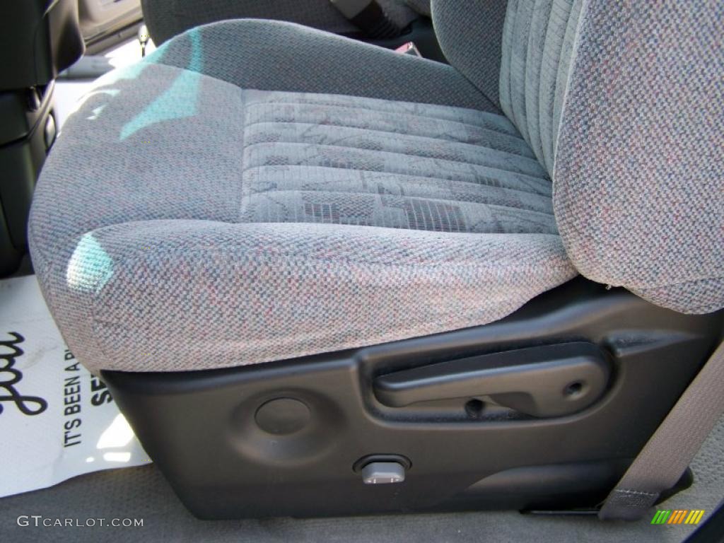 2005 Montana  - Dark Blue Metallic / Gray photo #11