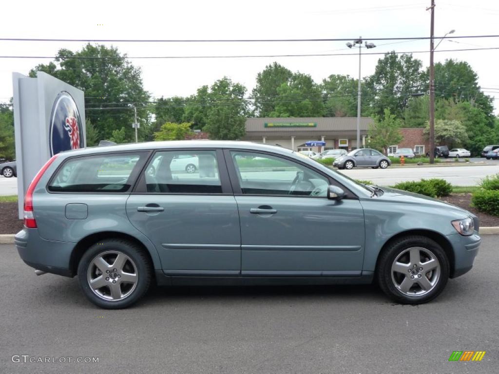 2005 V50 T5 AWD - Safari Green Metallic / Dark Beige/Quartz photo #5