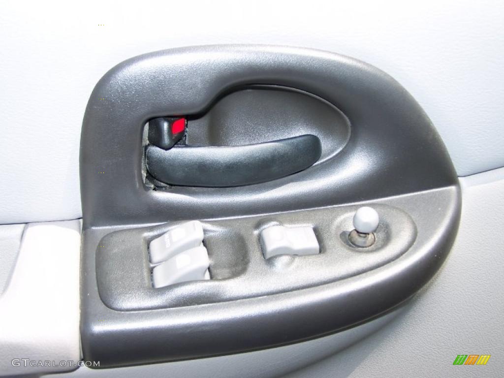 2005 Montana  - Dark Blue Metallic / Gray photo #19