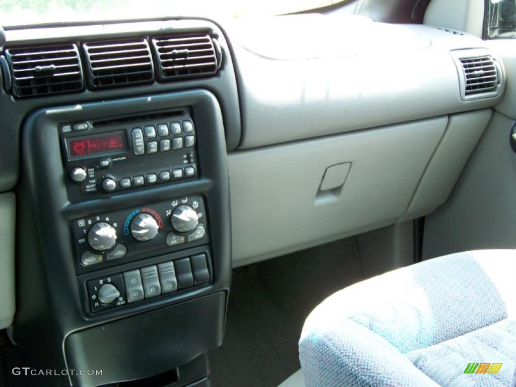 2005 Montana  - Dark Blue Metallic / Gray photo #22