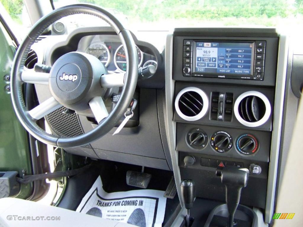 2008 Wrangler Unlimited Sahara 4x4 - Jeep Green Metallic / Dark Slate Gray/Med Slate Gray photo #15