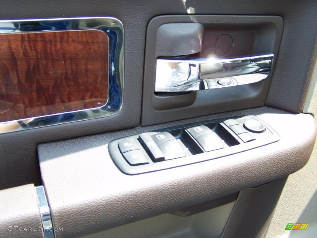 2009 Ram 1500 Laramie Crew Cab 4x4 - Deep Water Blue Pearl / Light Pebble Beige/Bark Brown photo #21