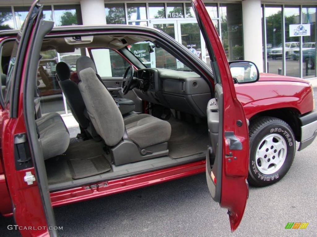 2004 Silverado 1500 LS Extended Cab - Sport Red Metallic / Medium Gray photo #15