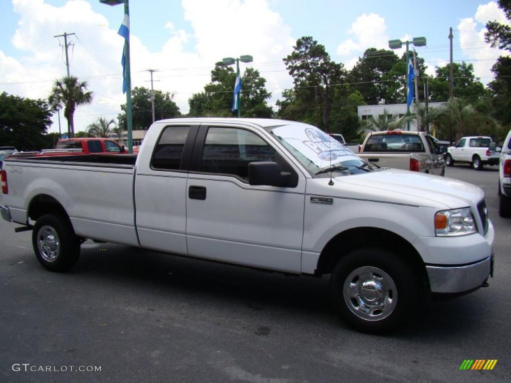 2006 F150 XLT SuperCab 4x4 - Oxford White / Medium/Dark Flint photo #5