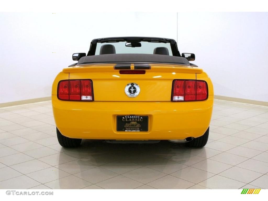 2007 Mustang V6 Premium Convertible - Grabber Orange / Dark Charcoal photo #6