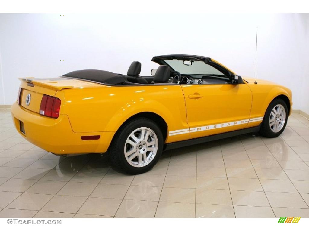 2007 Mustang V6 Premium Convertible - Grabber Orange / Dark Charcoal photo #7