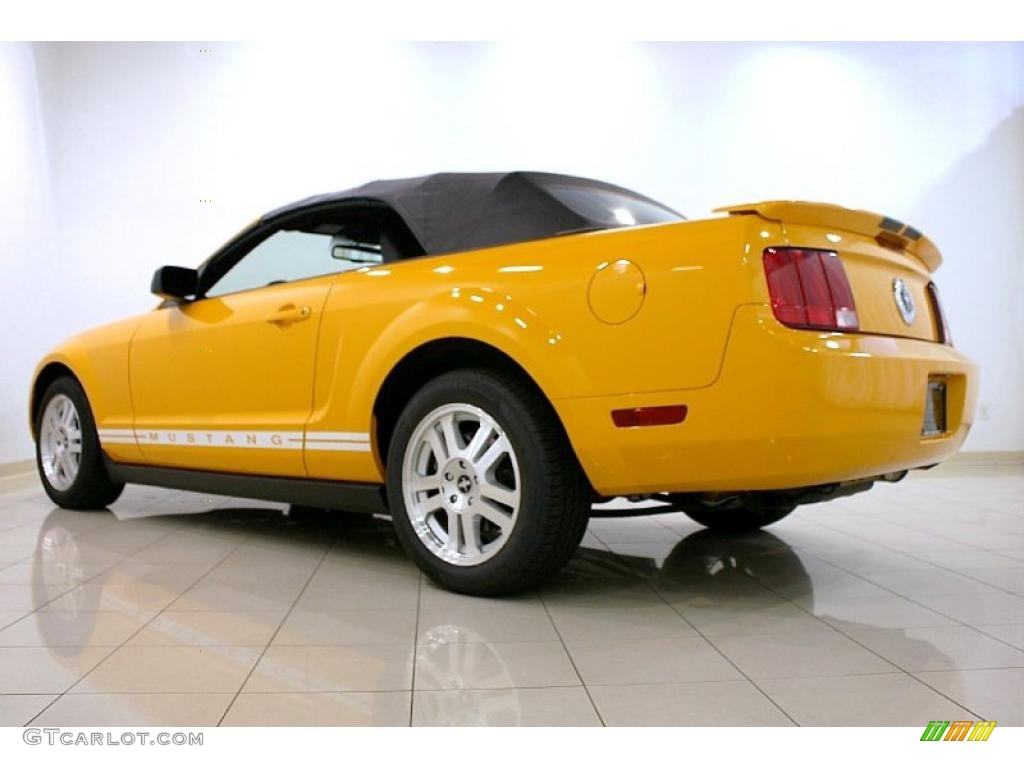 2007 Mustang V6 Premium Convertible - Grabber Orange / Dark Charcoal photo #10