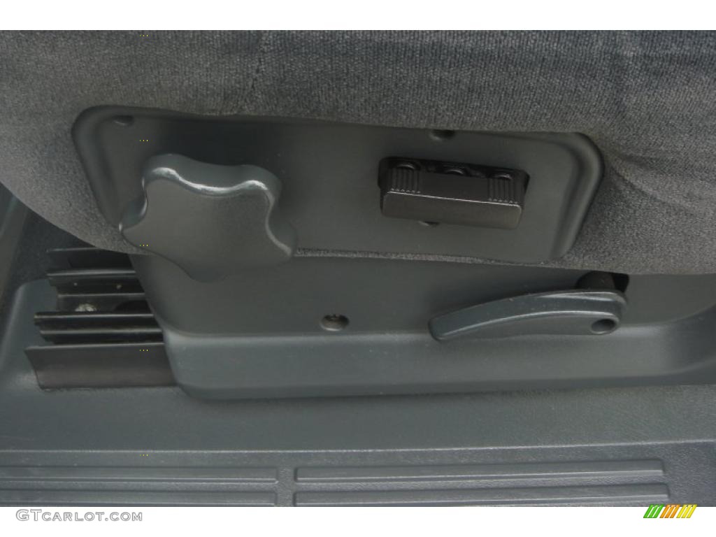 2002 Silverado 2500 LS Crew Cab 4x4 - Medium Charcoal Gray Metallic / Graphite photo #29