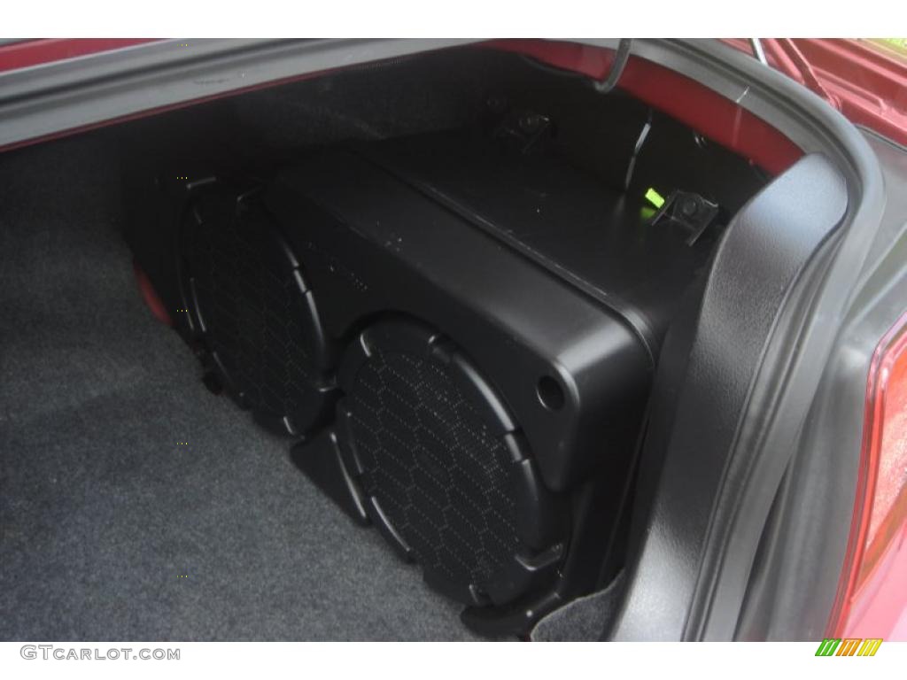 2005 Mustang GT Premium Coupe - Redfire Metallic / Dark Charcoal photo #27