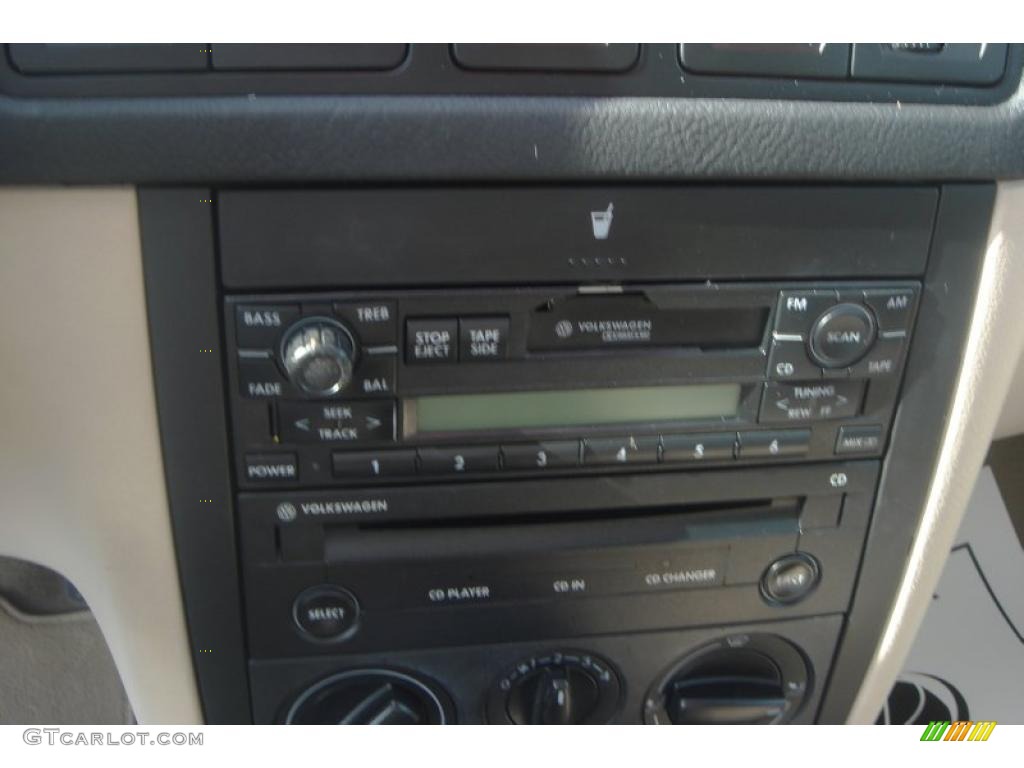 2000 Jetta GLS Sedan - Cool White / Beige photo #15