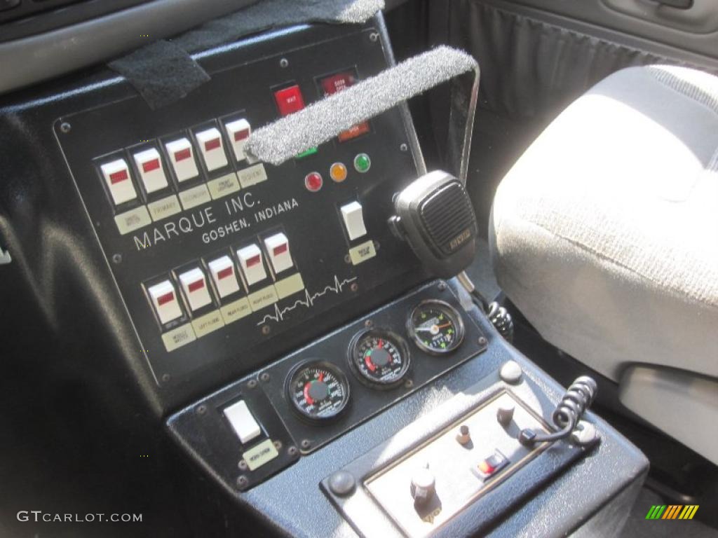 1997 E Series Cutaway E350 Ambulance - Oxford White / Medium Graphite photo #28