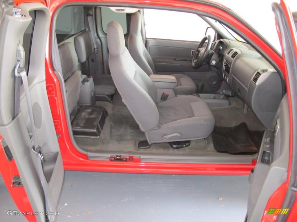 2005 Colorado LS Extended Cab - Victory Red / Medium Dark Pewter photo #23