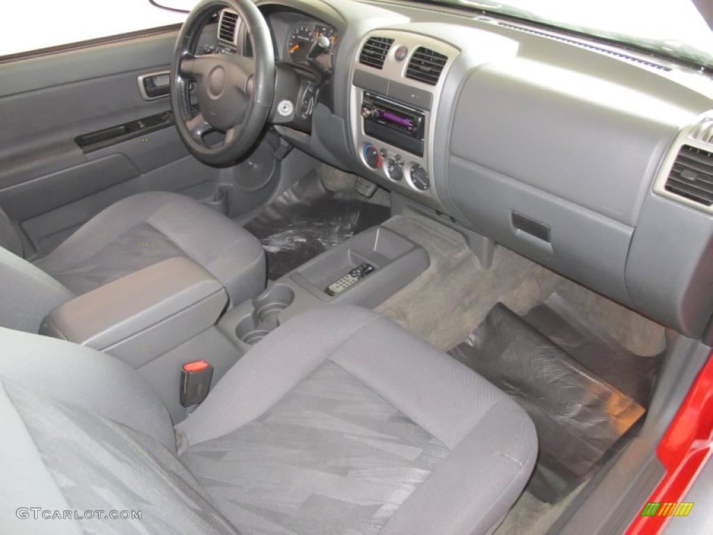 2005 Colorado LS Extended Cab - Victory Red / Medium Dark Pewter photo #28