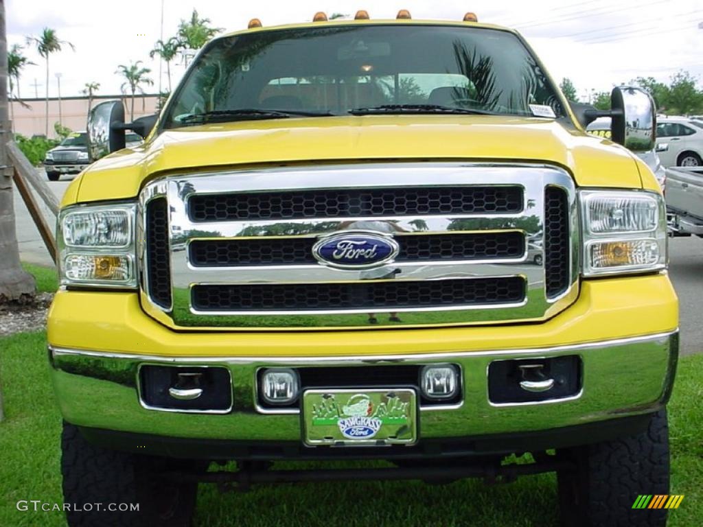 2006 F250 Super Duty Amarillo Special Edition Crew Cab 4x4 - Screaming Yellow / Black photo #2