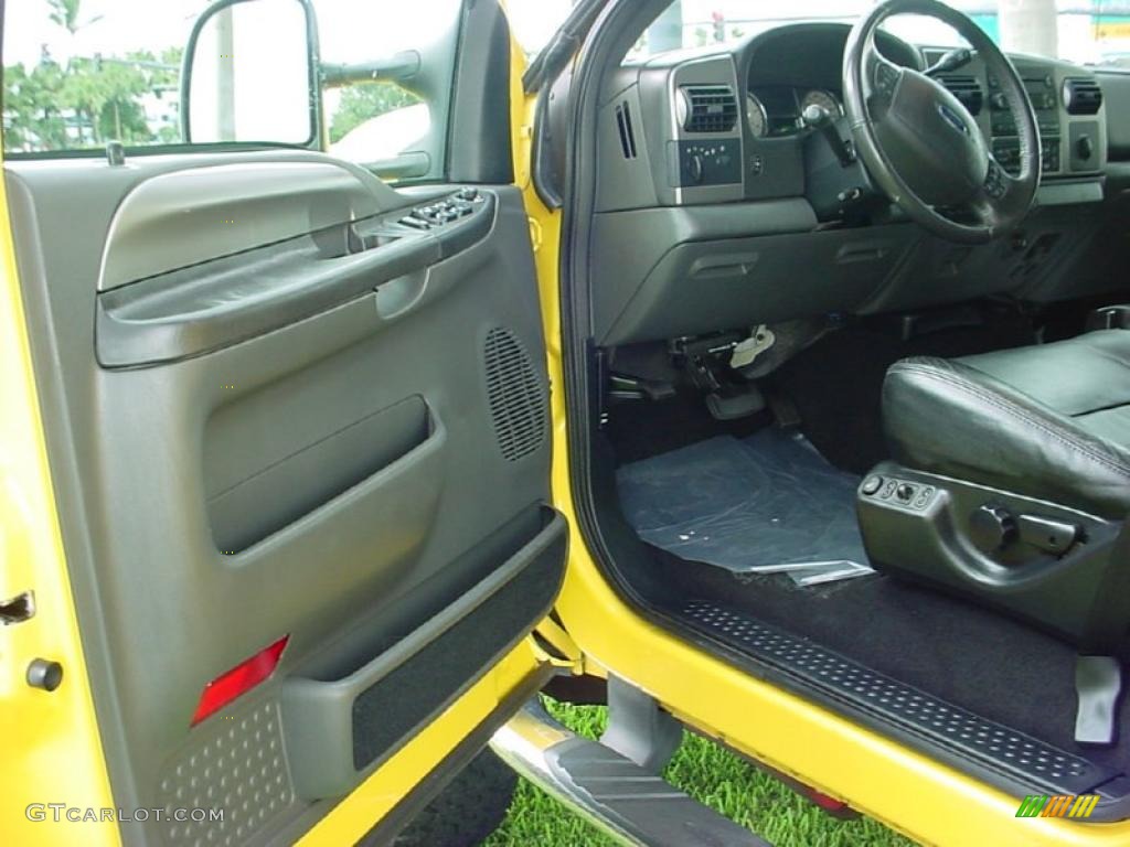 2006 F250 Super Duty Amarillo Special Edition Crew Cab 4x4 - Screaming Yellow / Black photo #17