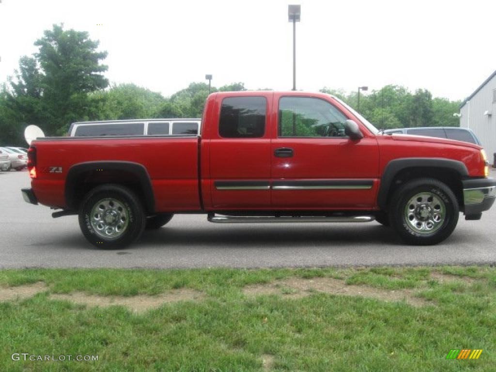 2005 Silverado 1500 Z71 Extended Cab 4x4 - Victory Red / Dark Charcoal photo #4