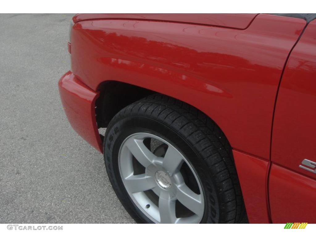 2004 Silverado 1500 SS Extended Cab AWD - Victory Red / Dark Charcoal photo #15