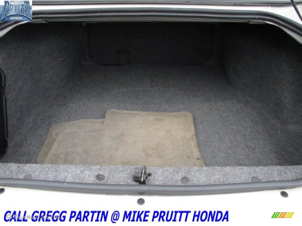 2004 Impala LS - White / Medium Gray photo #9