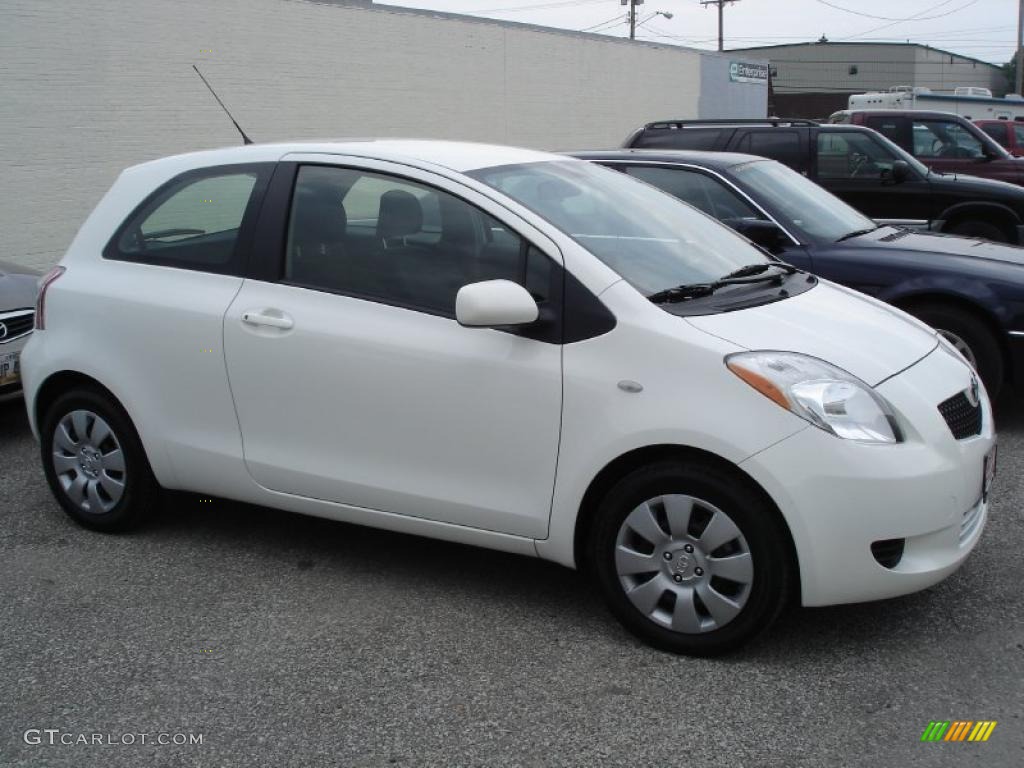 2008 Yaris 3 Door Liftback - Polar White / Dark Charcoal photo #1