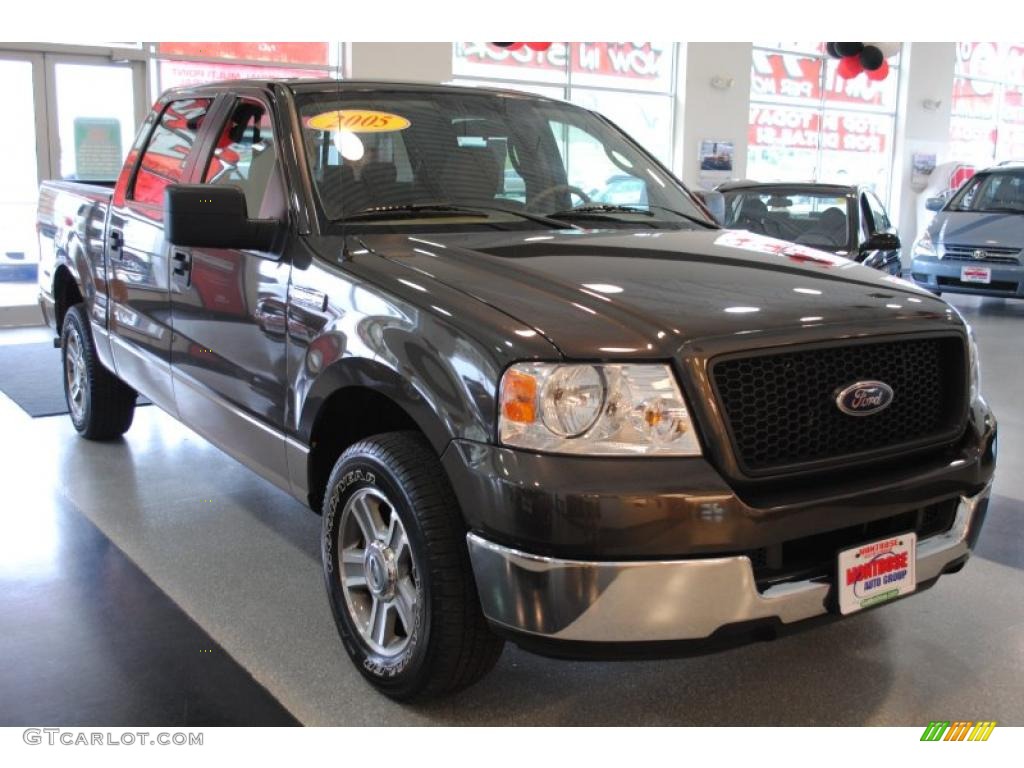 2005 F150 XLT SuperCrew - Dark Stone Metallic / Tan photo #10