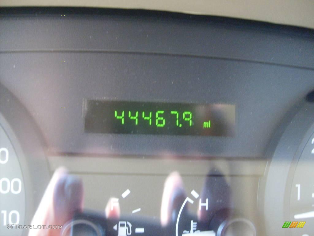 2006 Grand Marquis GS - Light Tundra Metallic / Light Camel photo #14