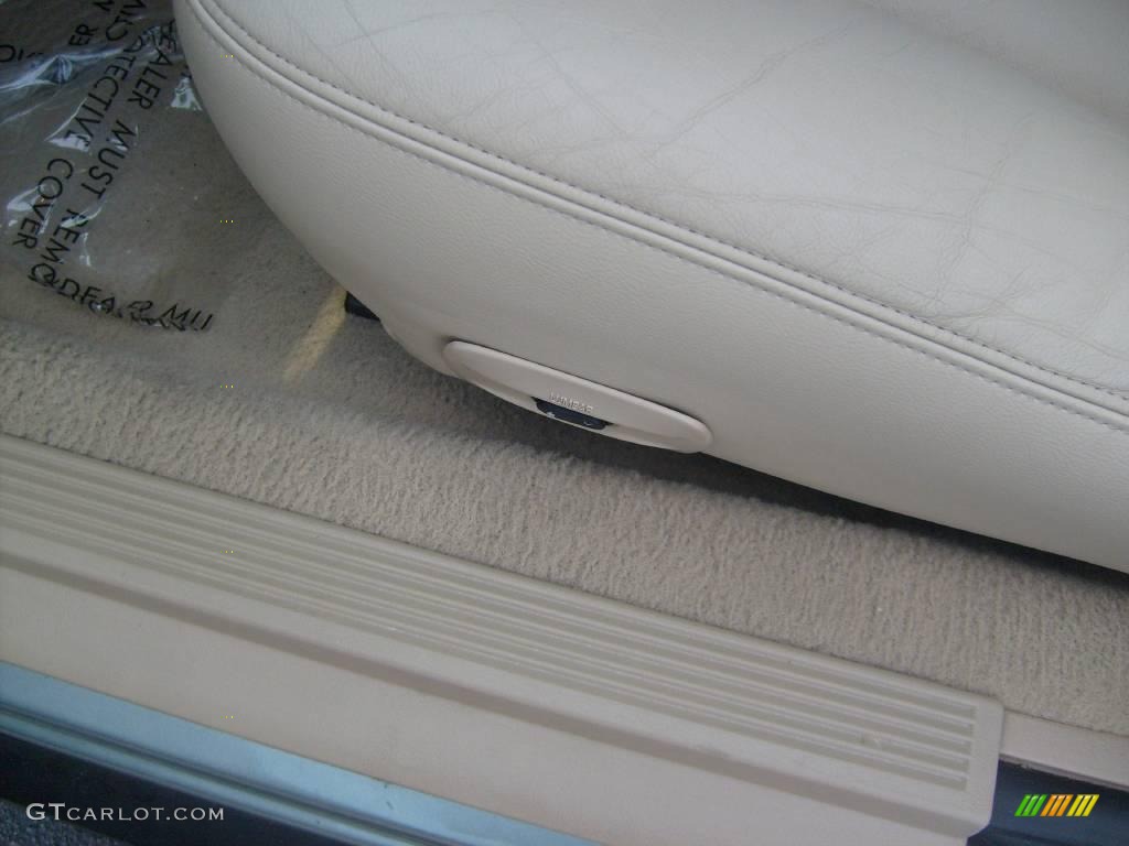 2006 Grand Marquis GS - Light Tundra Metallic / Light Camel photo #16