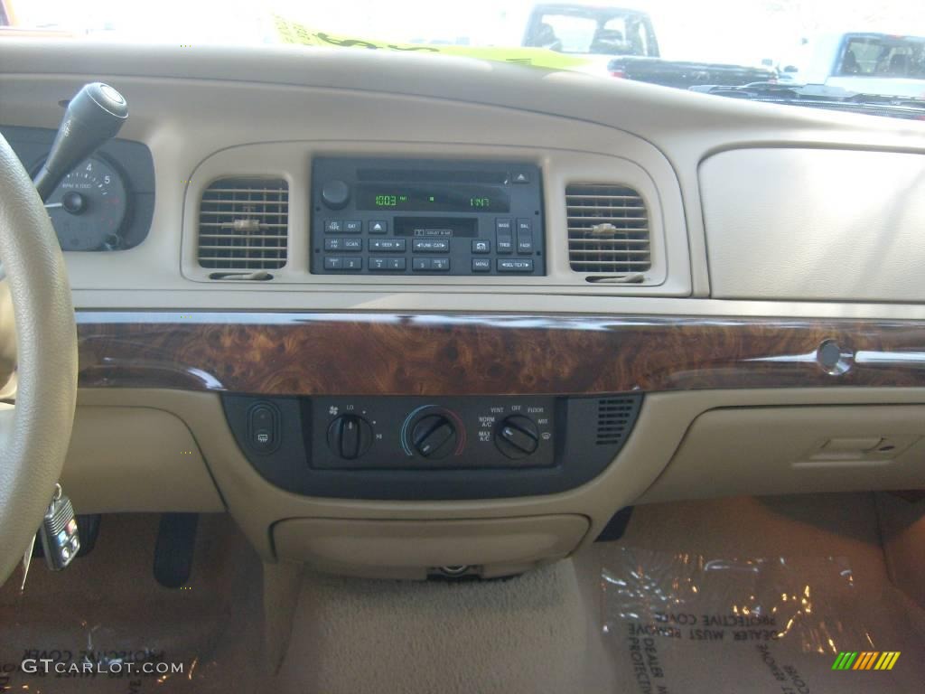 2006 Grand Marquis GS - Light Tundra Metallic / Light Camel photo #22