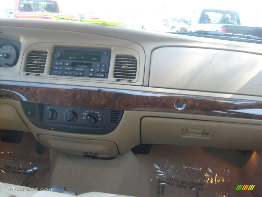 2006 Grand Marquis GS - Light Tundra Metallic / Light Camel photo #24