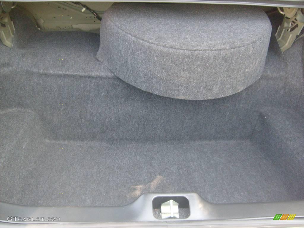 2006 Grand Marquis GS - Light Tundra Metallic / Light Camel photo #25