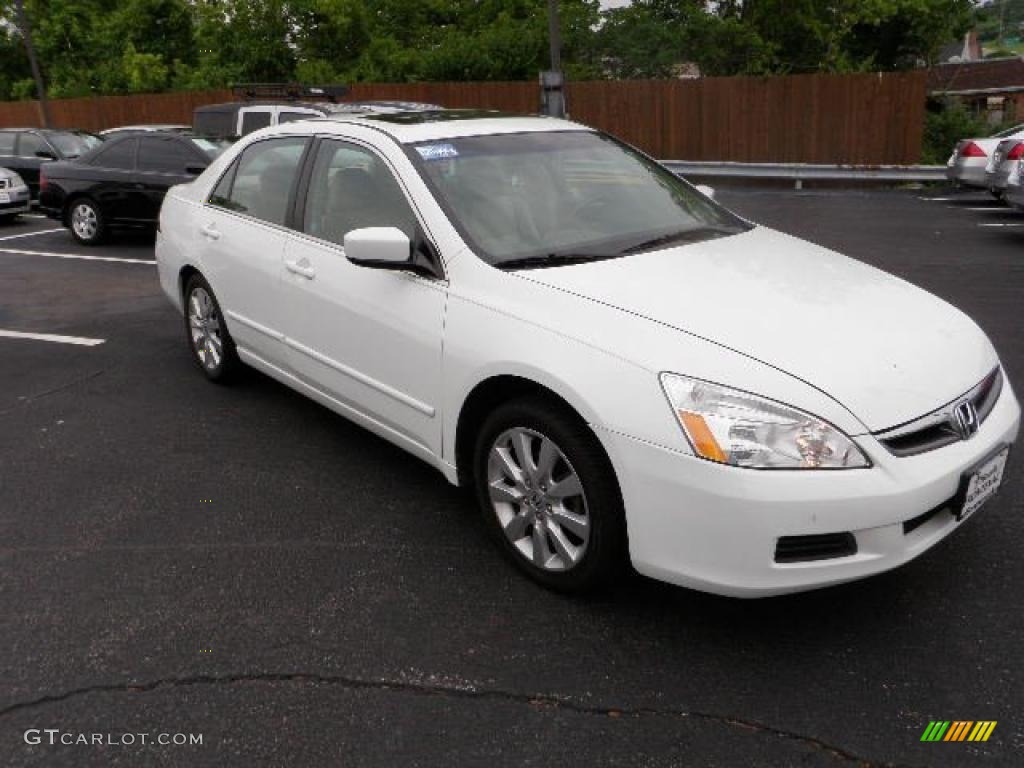 2007 Accord EX-L V6 Sedan - Taffeta White / Ivory photo #6