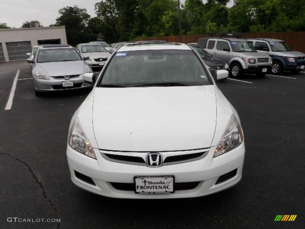 2007 Accord EX-L V6 Sedan - Taffeta White / Ivory photo #7