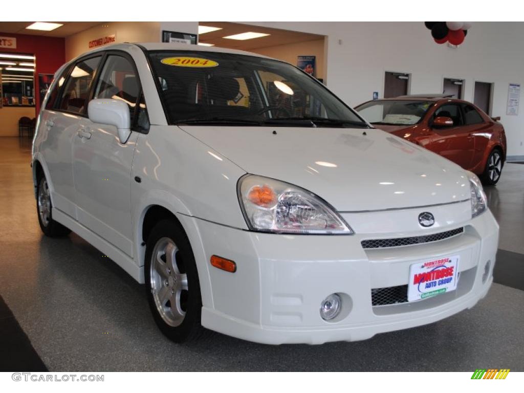 2004 Aerio SX Sport Wagon - White Pearl / Black photo #10