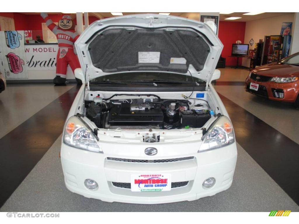2004 Aerio SX Sport Wagon - White Pearl / Black photo #22